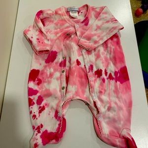 Baby steps tie dye onsie